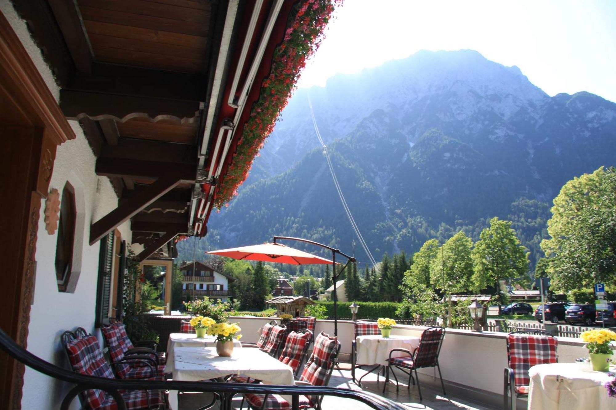 Gastehaus Sonnenheim Hotel Mittenwald Exterior foto